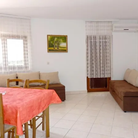 Lejlighed Idila Beachfront House With