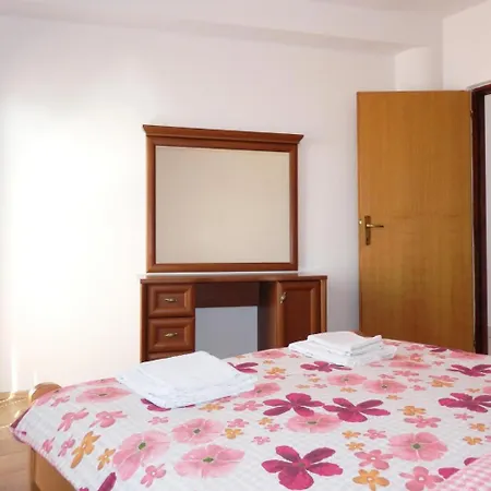 Lejlighed Idila Beachfront House With Medulin
