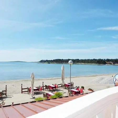 Lejlighed Idila Beachfront House With